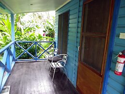 Ratu Kini Backpackers & Dive Resort