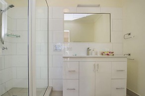 Magnetic Sunsets Resort