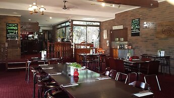 Cattleman's Rest Motor Inn