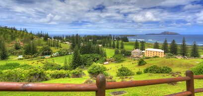 Islander Lodge Apartments