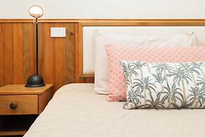 Daydreamer Apartments