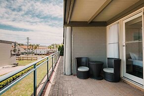 The Black Dolphin Holiday Park