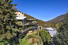 Kasees Apartments & Mountain Lodge