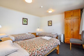 Kasees Apartments & Mountain Lodge