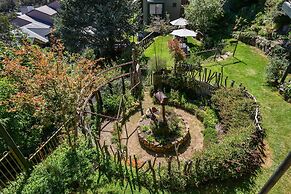 Kasees Apartments & Mountain Lodge