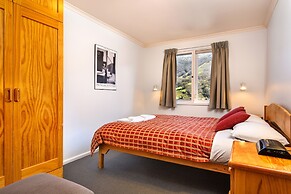 Kasees Apartments & Mountain Lodge