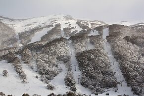 Kasees Apartments & Mountain Lodge