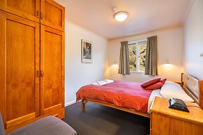 Kasees Apartments & Mountain Lodge