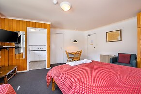 Kasees Apartments & Mountain Lodge