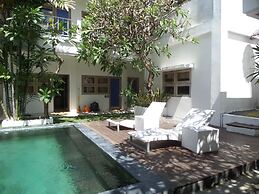 The Island Hotel Bali - Hostel