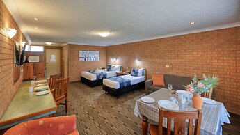 James Street Motor Inn