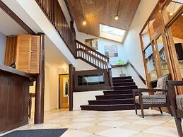 Sunshine Lodge