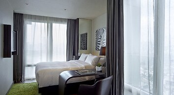 Crafa Harbour Hotel