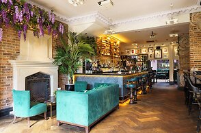 Black Ivy Hotel