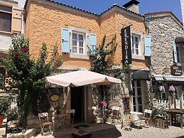 Erendira Hotel - Special Class