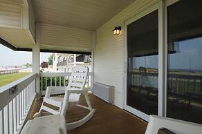 Snyder's Shoreline Inn