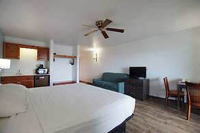 Snyder's Shoreline Inn