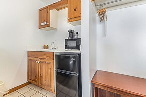 Snyder's Shoreline Inn