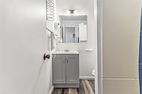 Snyder's Shoreline Inn