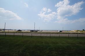 Snyder's Shoreline Inn