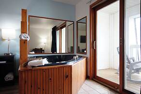 Snyder's Shoreline Inn