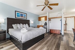 Snyder's Shoreline Inn