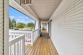 Snyder's Shoreline Inn