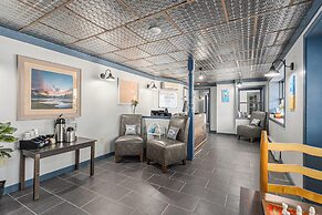 Snyder's Shoreline Inn