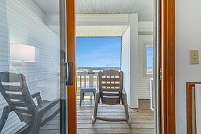 Snyder's Shoreline Inn