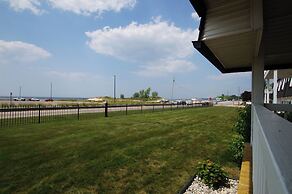 Snyder's Shoreline Inn