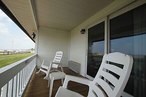 Snyder's Shoreline Inn