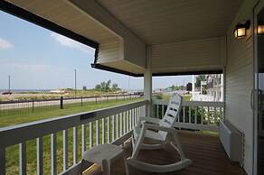 Snyder's Shoreline Inn