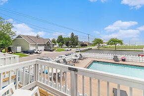 Snyder's Shoreline Inn