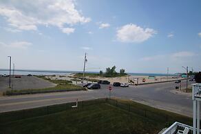 Snyder's Shoreline Inn