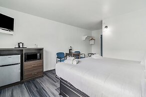 Snyder's Shoreline Inn