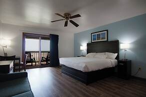 Snyder's Shoreline Inn