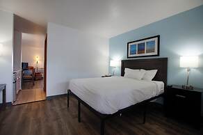 Snyder's Shoreline Inn