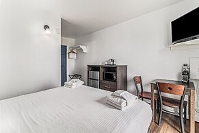 Snyder's Shoreline Inn