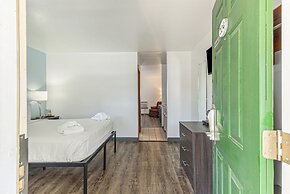 Snyder's Shoreline Inn