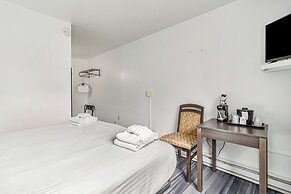 Snyder's Shoreline Inn