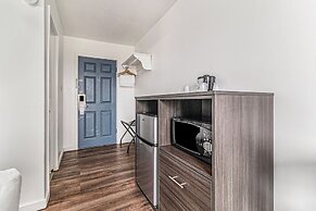 Snyder's Shoreline Inn