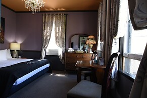 The Old Courthouse Inn