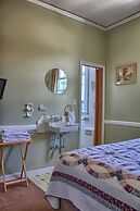 The Old Courthouse Inn