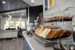 Twin Mountain Inn & Suites