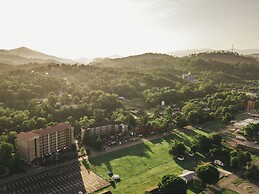 Twin Mountain Inn & Suites