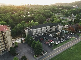 Twin Mountain Inn & Suites
