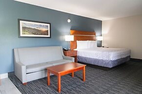 Twin Mountain Inn & Suites