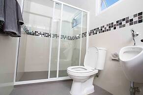 BBG Seaside Luxurious Service Apartment