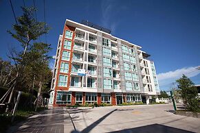 BBG Seaside Luxurious Service Apartment