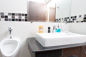 BBG Seaside Luxurious Service Apartment